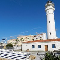 Vue du phare près de la plage Cala Chica