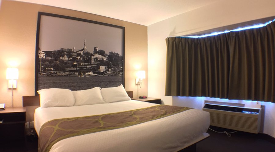 1 King Bed Room 2 Room Suite
