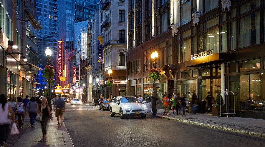 Godfrey Hotel:a perfect location.