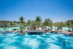 Pool & Beach
