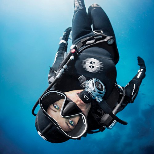 The Best Scuba Diving Gear for Women in 2024