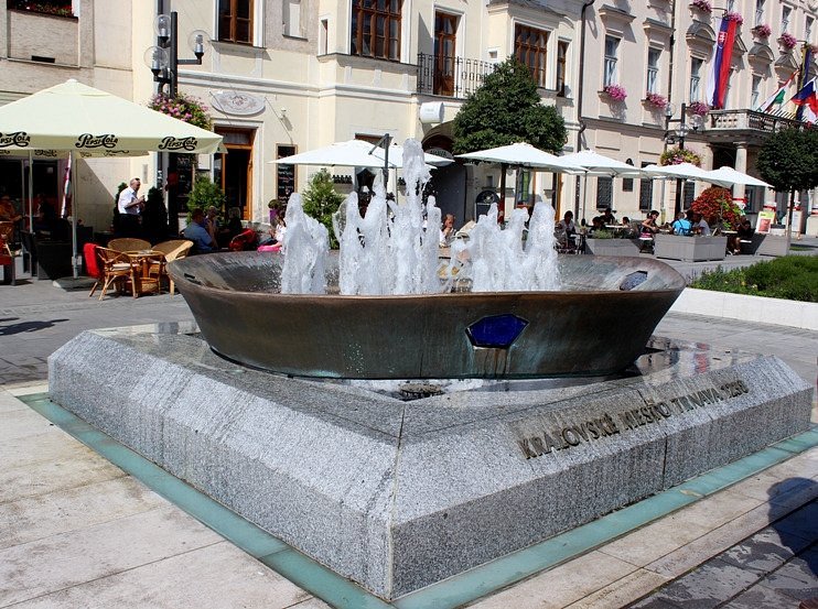 Kralovska fontana image