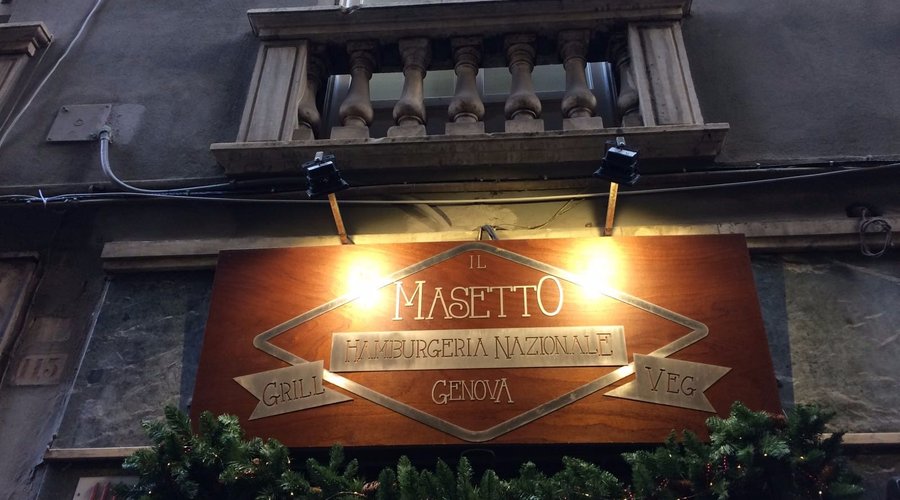 Il locale fotografato all'esterno