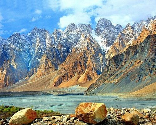 hunza valley tourist attractions