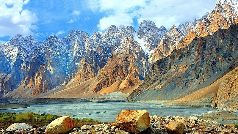 Hunza Valley - Northern areas of Pakistan - realtorspk