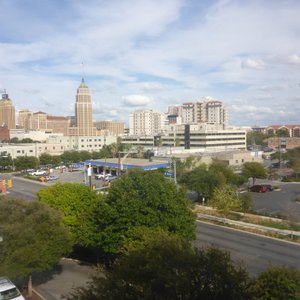 La Quinta Inn &amp; Suites by Wyndham San Antonio Downtown, hotel in San Antonio