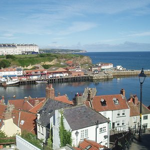 Whitby Whale Bone Arch - Picture of The Whalebone Arch, Whitby - Tripadvisor