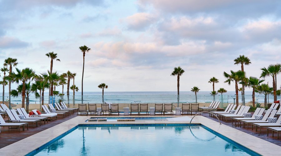 Oceanfront pool