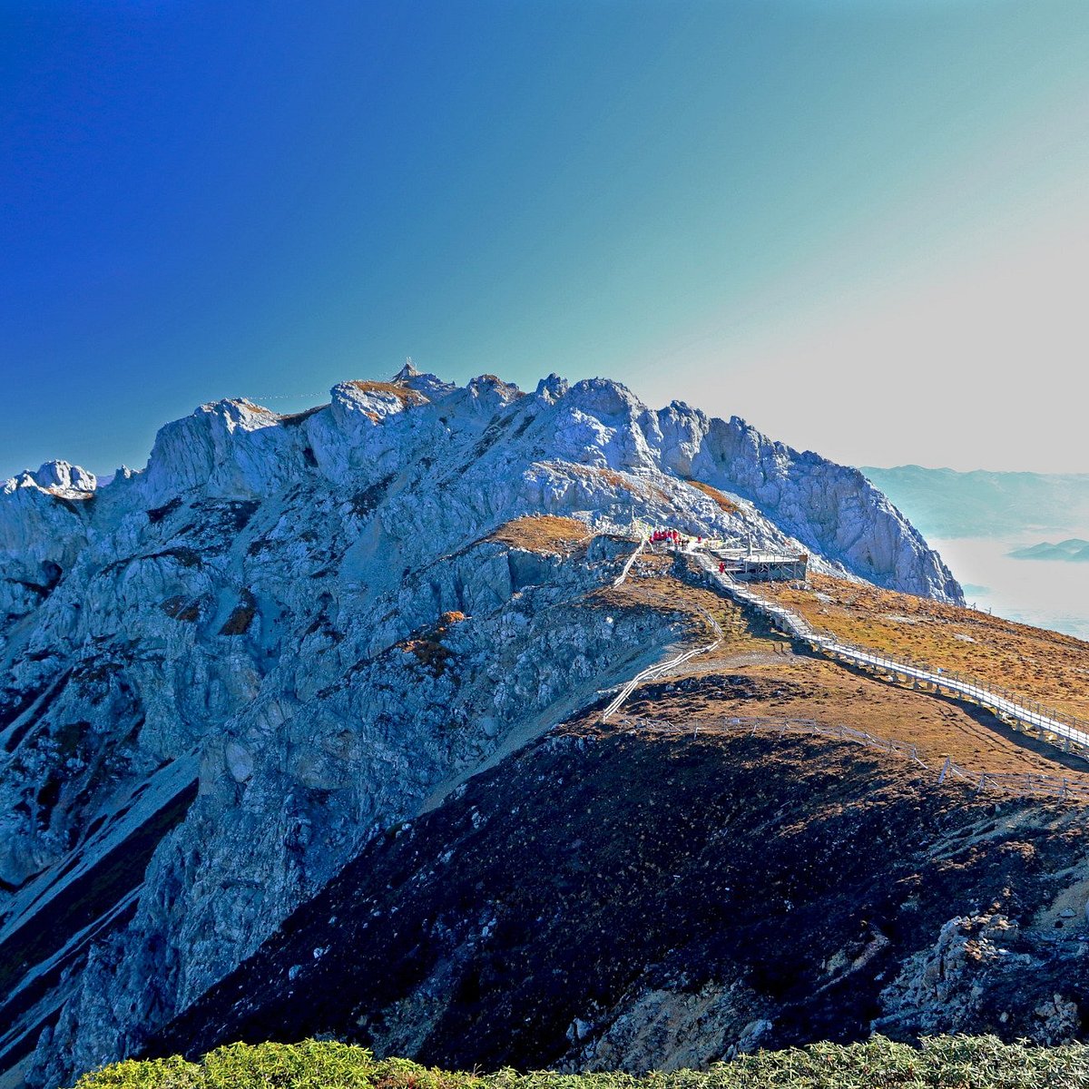 Шангри ла горы. Гора 香山.