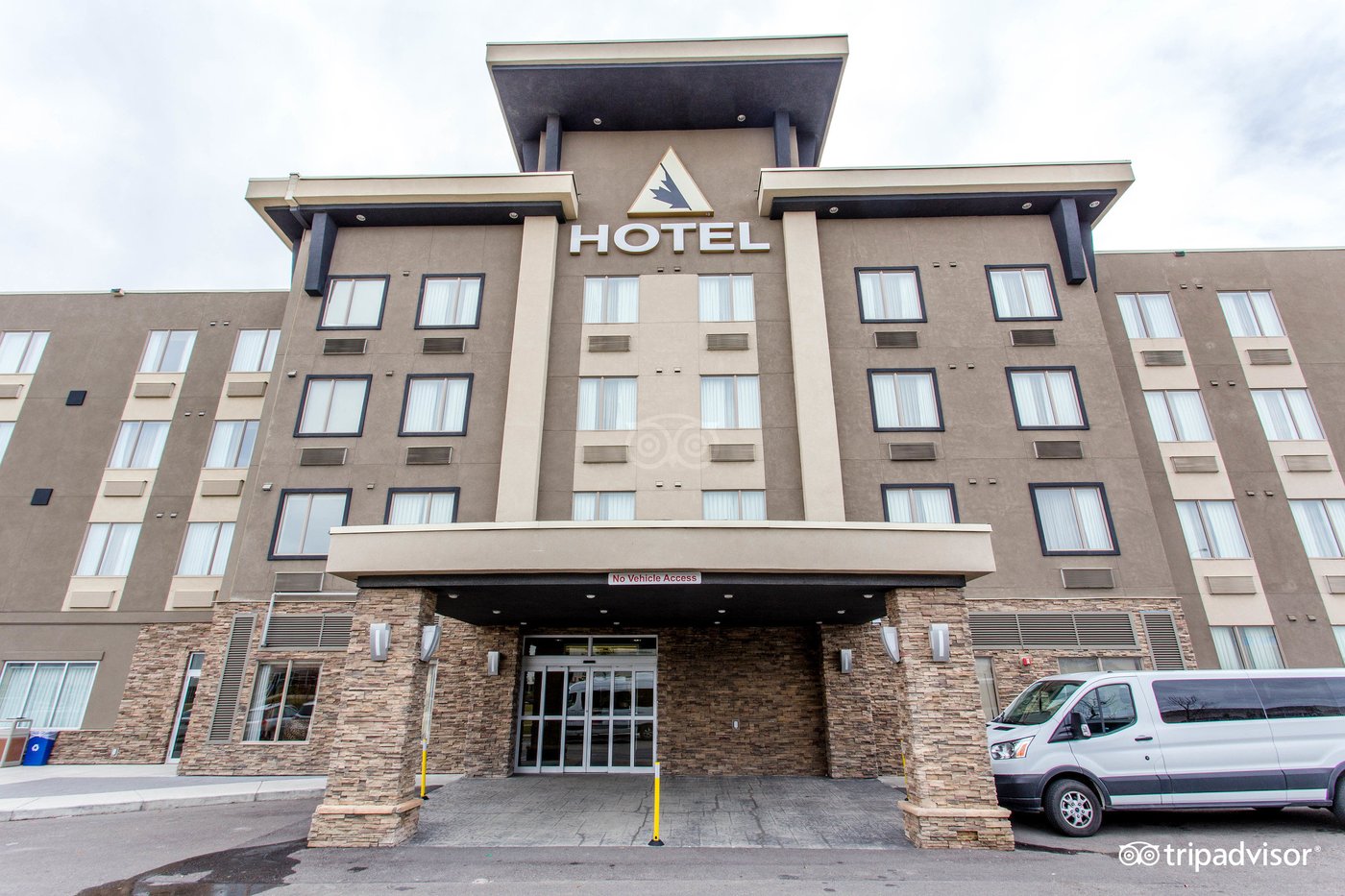 acclaim-hotel-calgary-airport-updated-2024-canada