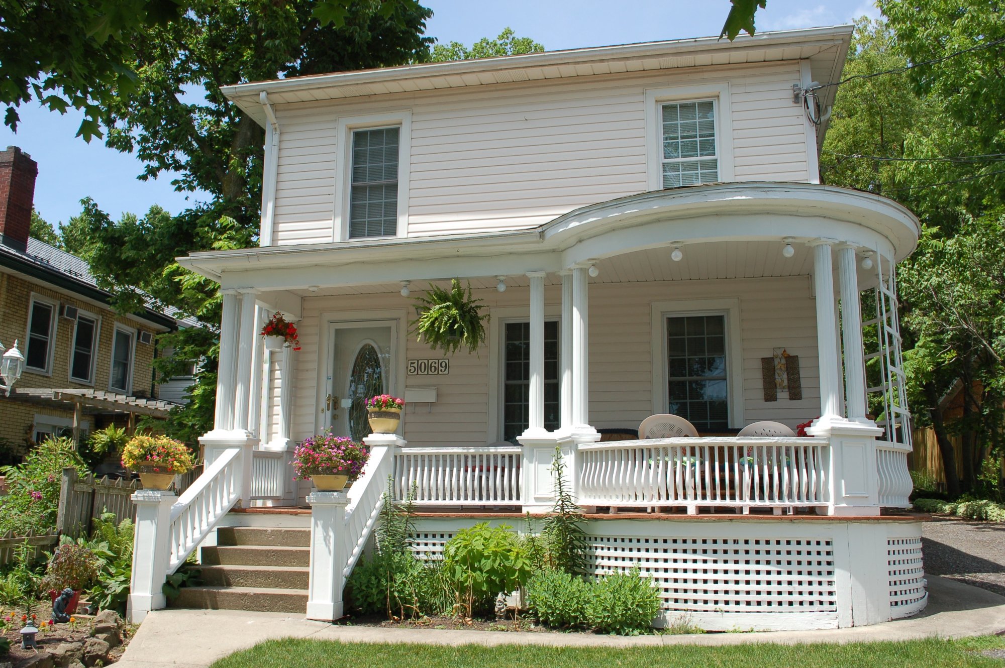 ACCOMMODATIONS NIAGARA BED AND BREAKFAST - Prices & B&B Reviews ...