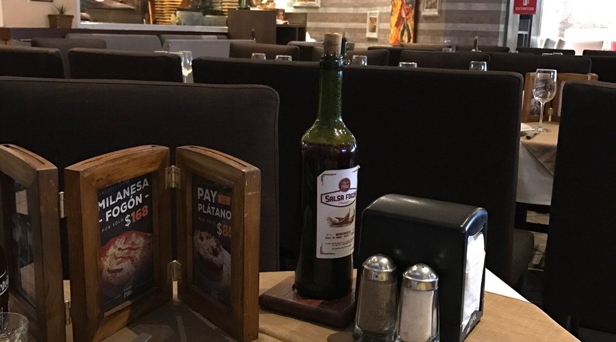 Muy agradable restaurante. Comida deliciosa y personal amable. Para pareja, familia o negocios.