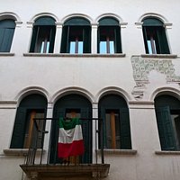 Facciata di Palazzo Cortona