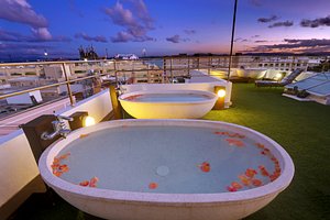 CasaBlanca Hotel in Puerto Rico, image may contain: Tub, Hot Tub, Bathing