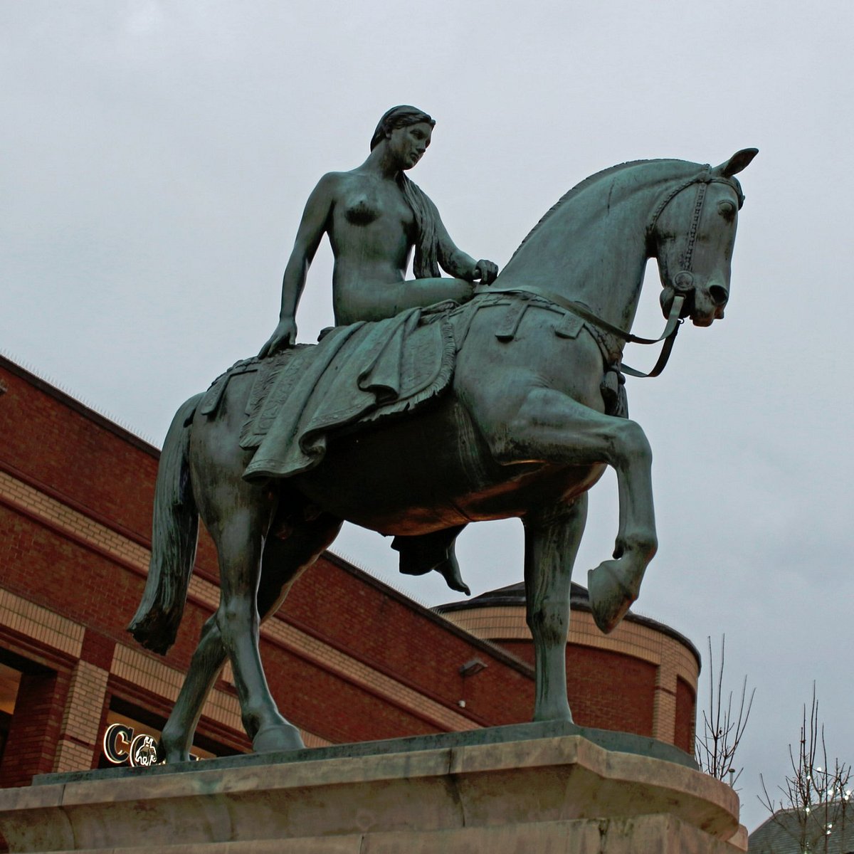 Годива. Статуя леди Годивы в Ковентри. Памятник леди Годиве в Лондоне. London Monument to Godiva.