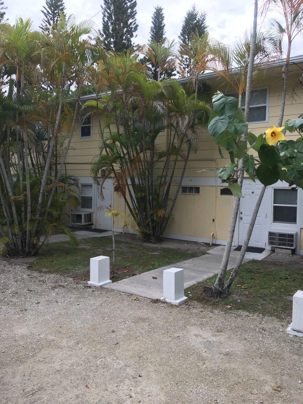 Flamingo Bayside Suites