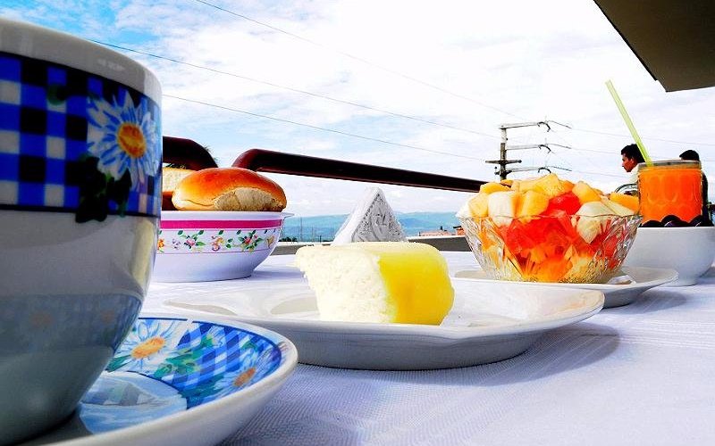 Delicioso desayuno en en la terraza
