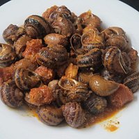 Caracoles guisados a la cazuela