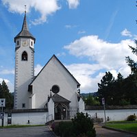 la chiesa da fuori