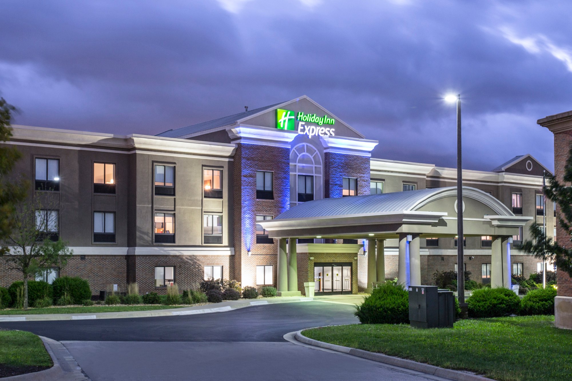 Hotel photo 25 of Holiday Inn Express Kansas City - at the Legends.