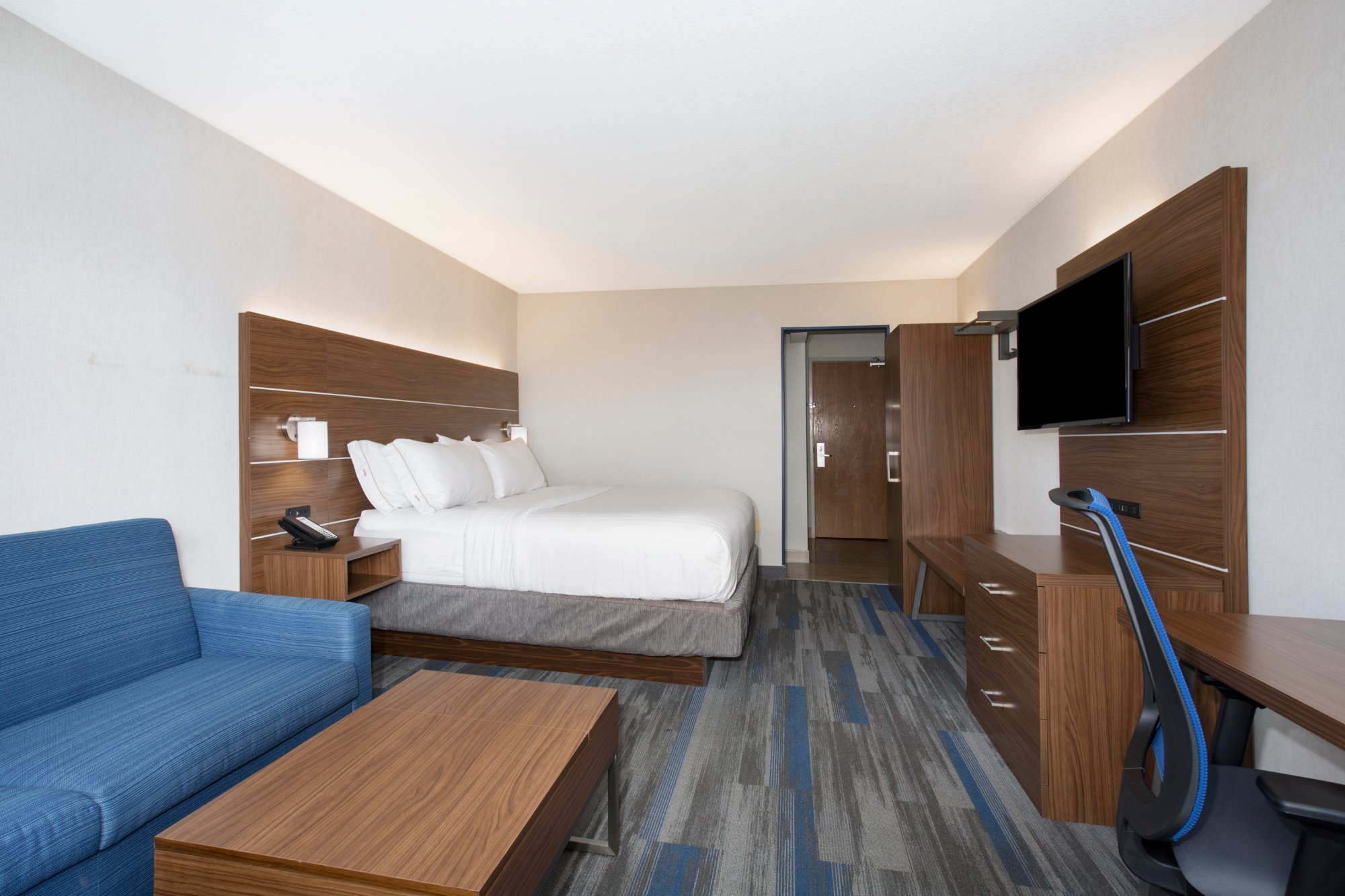 Hotel photo 41 of Holiday Inn Express Kansas City - at the Legends.