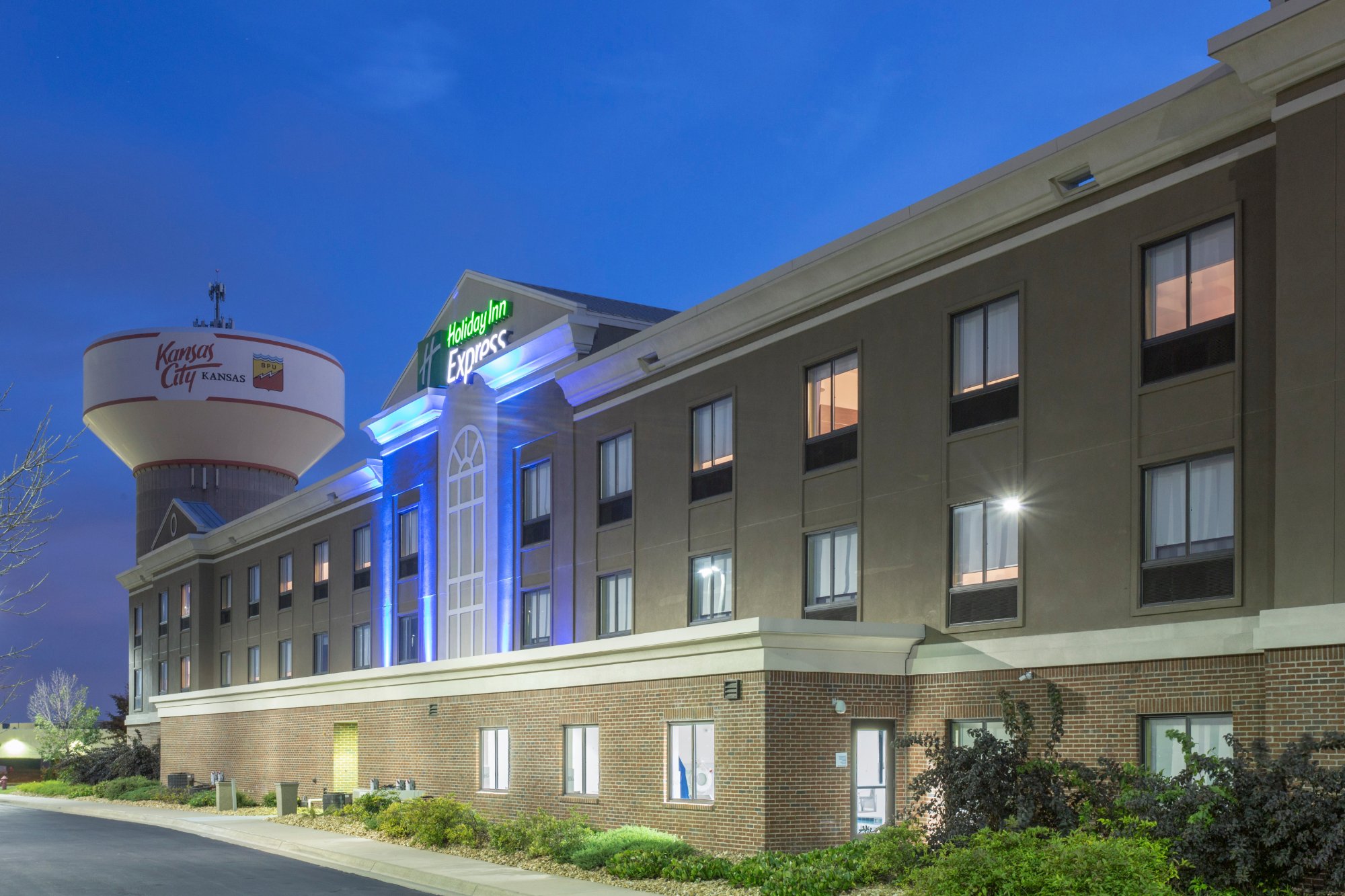 Hotel photo 15 of Holiday Inn Express Kansas City - at the Legends.