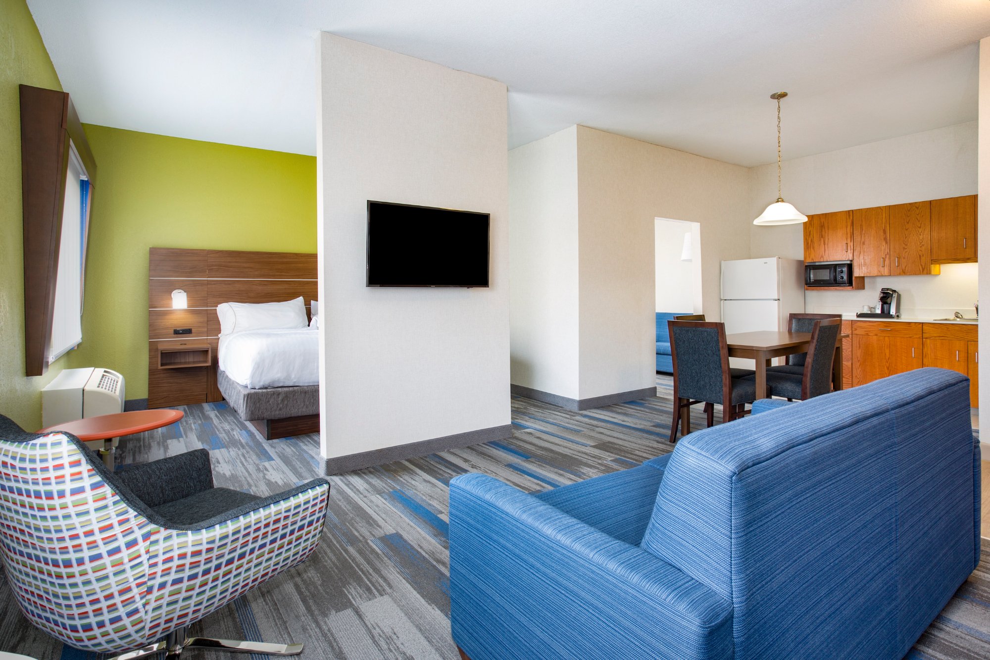 Hotel photo 31 of Holiday Inn Express Kansas City - at the Legends.