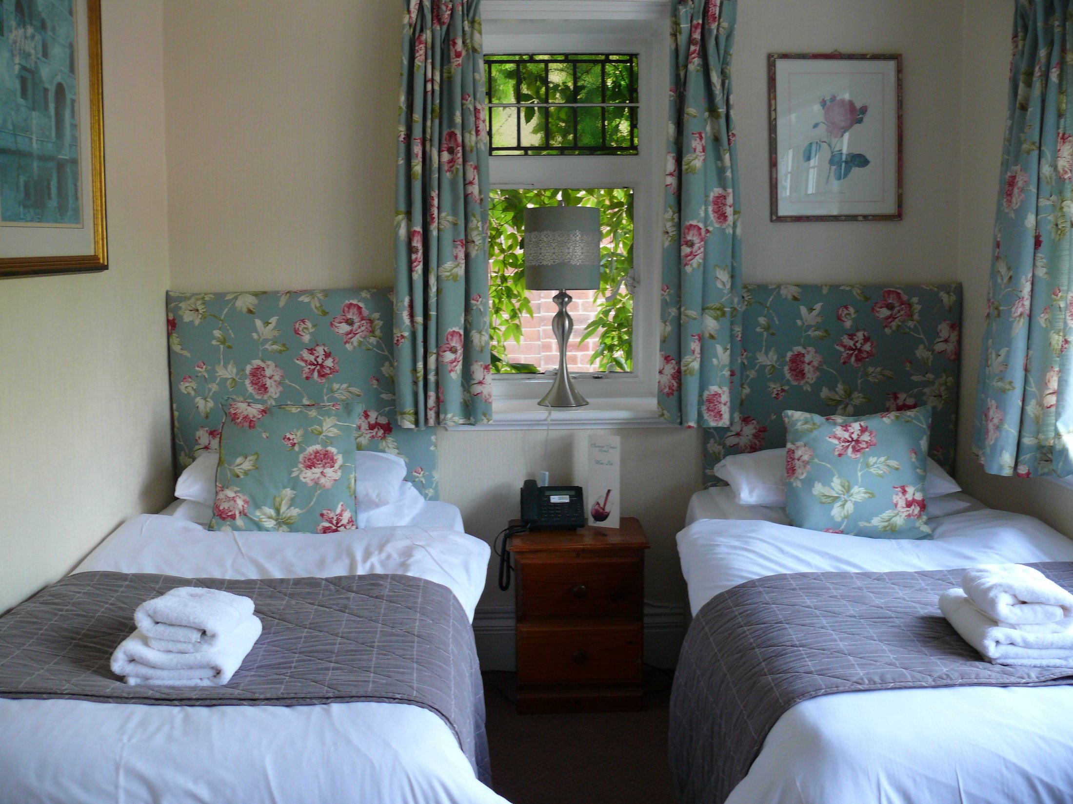 Chester Court Hotel Bar or Lounge: Pictures & Reviews - Tripadvisor