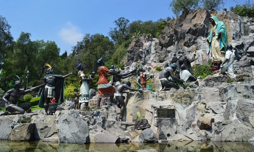 Larger than life size sculptures at the park next to the Catedral, a remarkably beautiful art gr