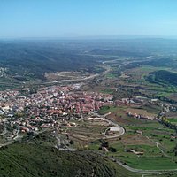 Vista desde Queralt dirección Montseny. Berga al pie.