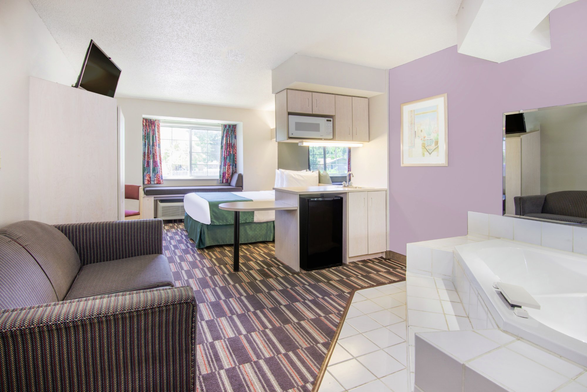 마이크로텔 인 앤드 스위트 클레모어 (Microtel Inn & Suites by Wyndham Claremore, 클레어모어) - 호텔 리뷰 & 가격 비교
