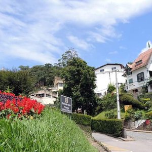 Tabuleiro de xadrez 'gigante' na Casa Stefan Zweig em Petrópolis atrai  curiosos de diversas partes do mundo