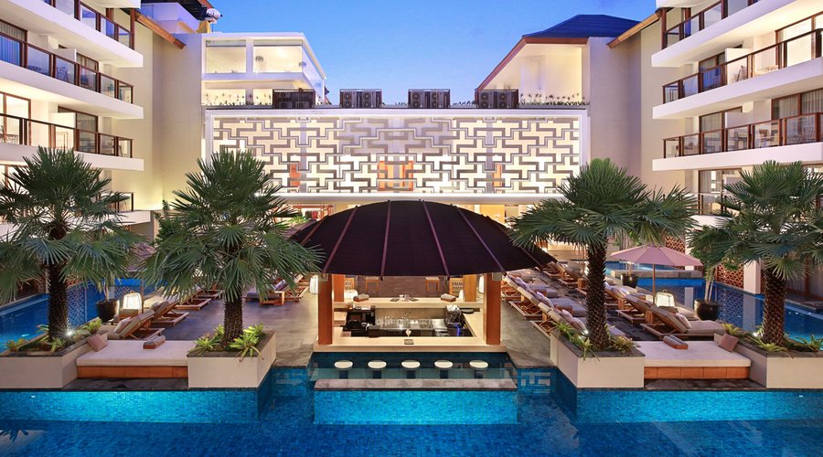 The guest can access our swim-up bar from their room