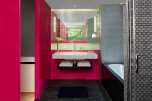 Room & Suite
