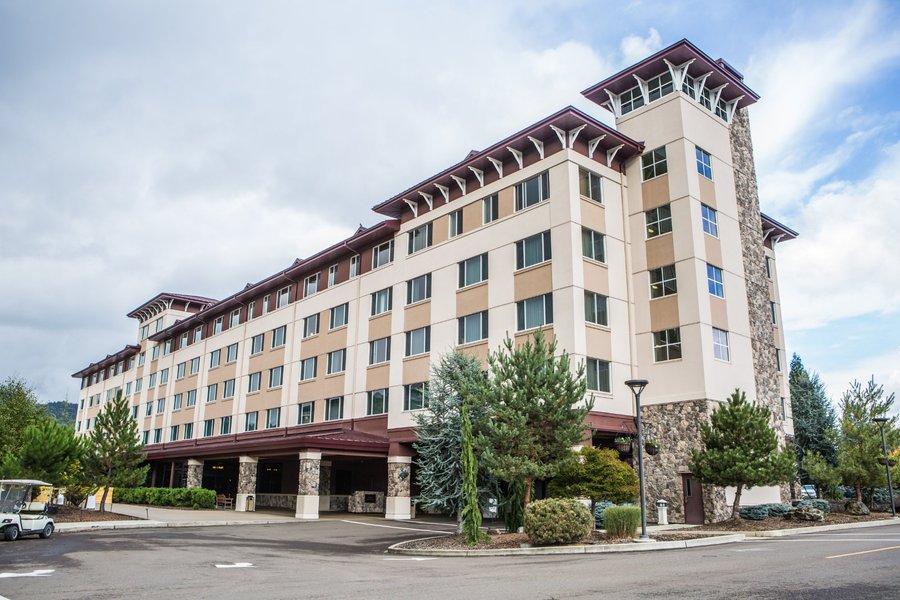 Beautiful Indoor Pool And Spa Facility Picture Of Seven Feathers Rv Resort Canyonville Tripadvisor