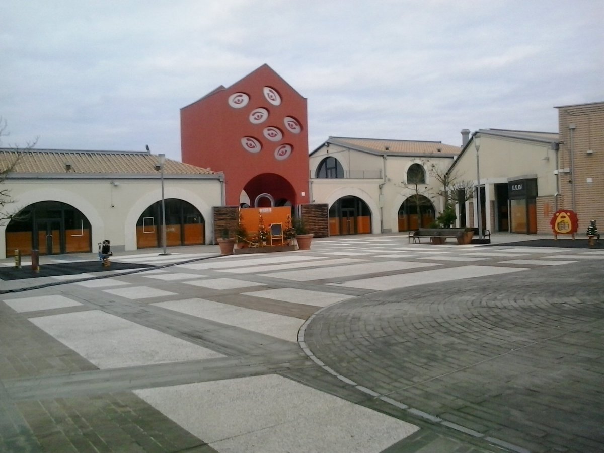 Soratte Outlet Mall, Сант-Оресте: лучшие советы перед посещением -  Tripadvisor