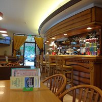 Hôtel-Café du Trinquet, Cambo-les-Bains (Pyrénées-Atlantiques, Nouvelle Aquitaine), France.