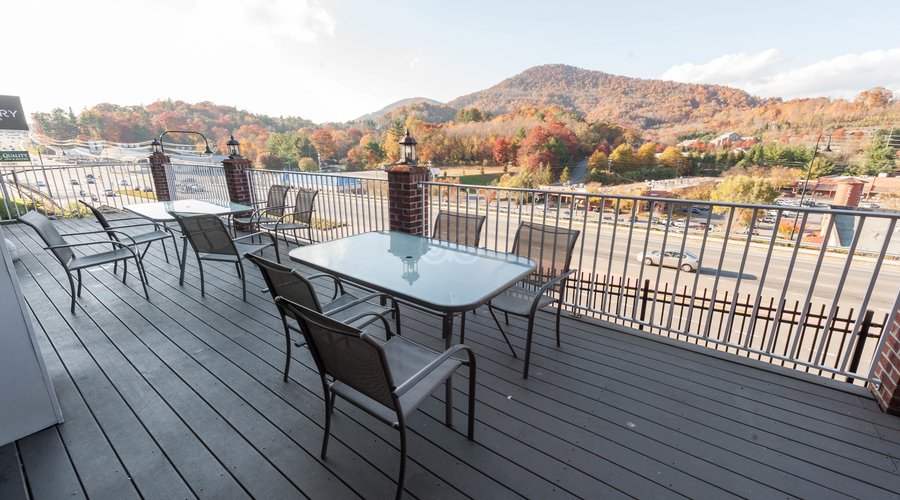 Breakfast Area at the Country Inn & Suites By Carlson, Boone