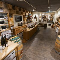 Weine verkosten in ansprechendem Ambiente auf fast 200qm