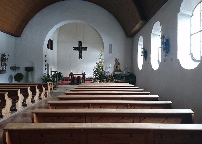 Unken - Kirche innen 