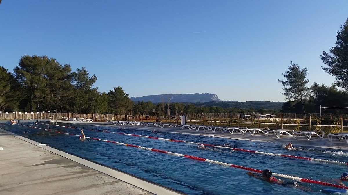 Venelles: Big New Swimming Pool