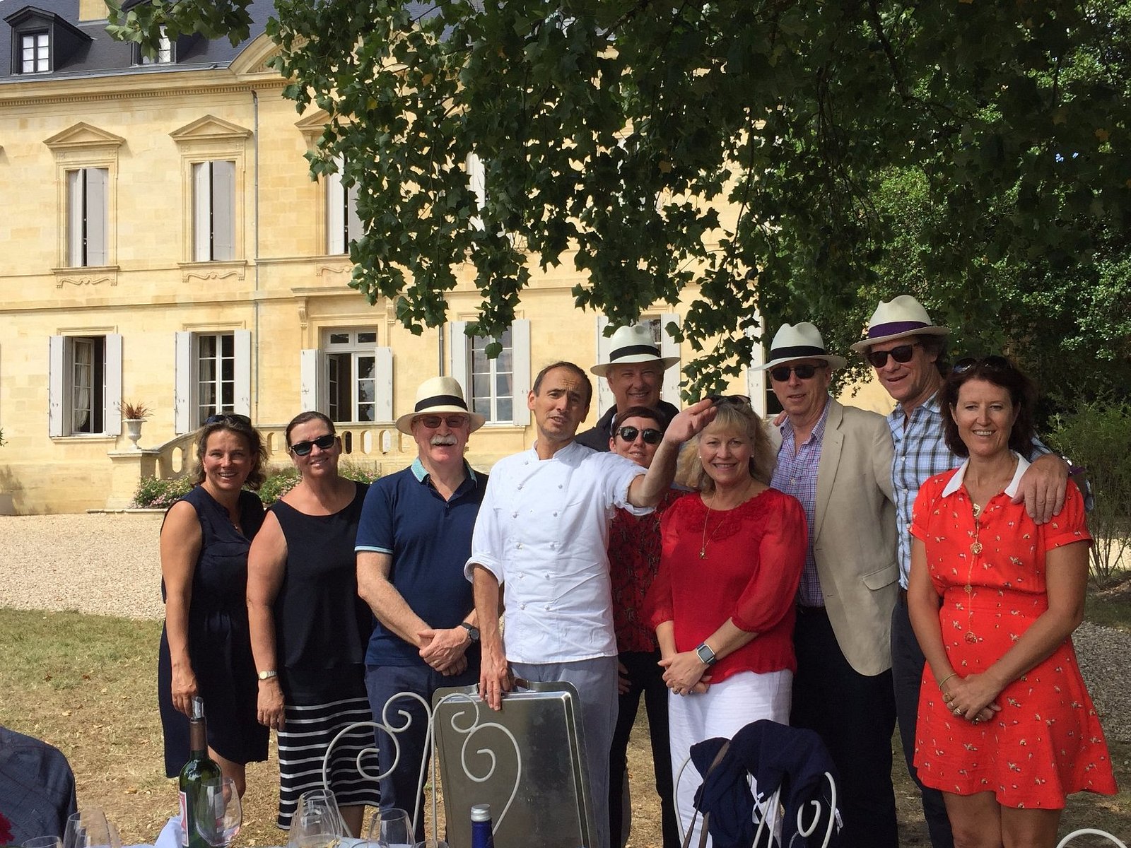 bordeaux sip wine tours