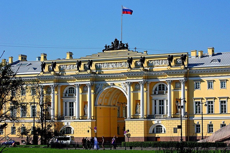 Здание сената и синода в санкт петербурге
