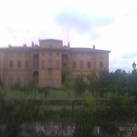 Villa Alari vista dal Naviglio