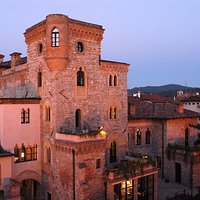 Castello Canussio al tramonto