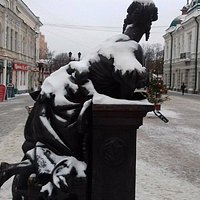Тамбовская казначейша в бронзе.