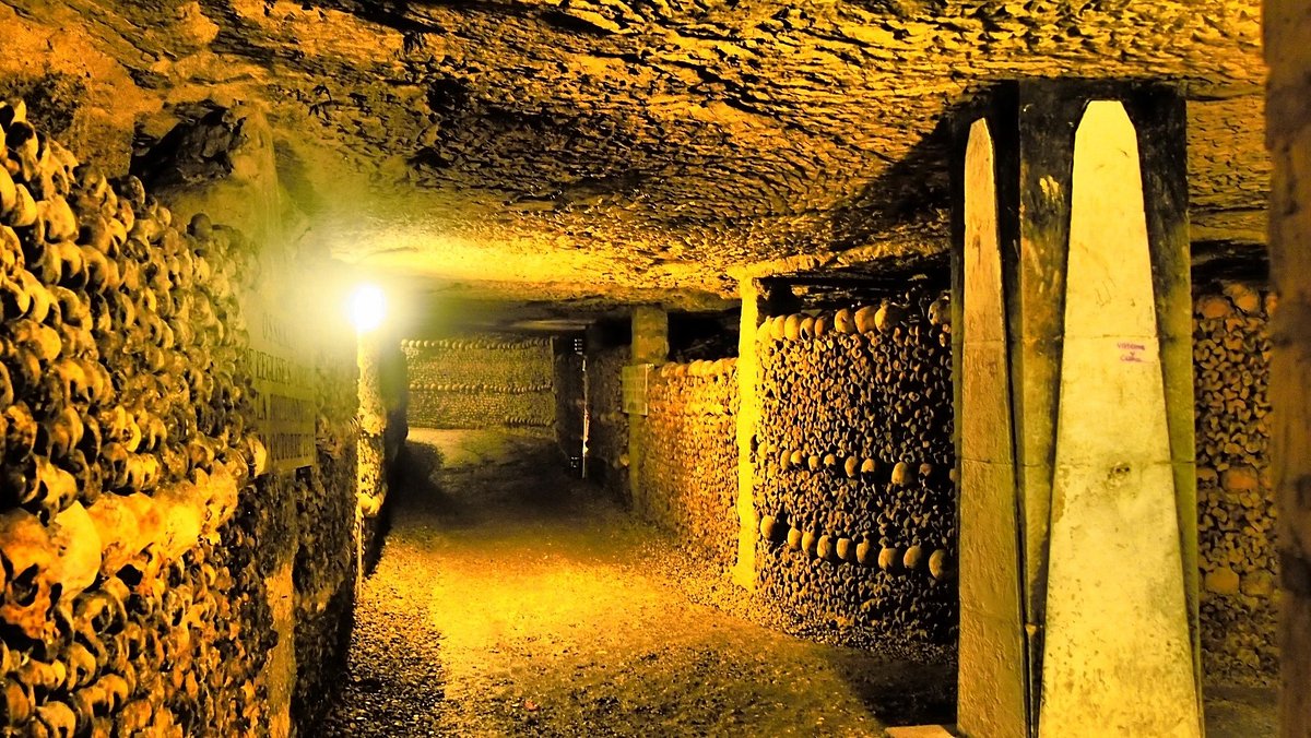 Les Catacombes De Paris