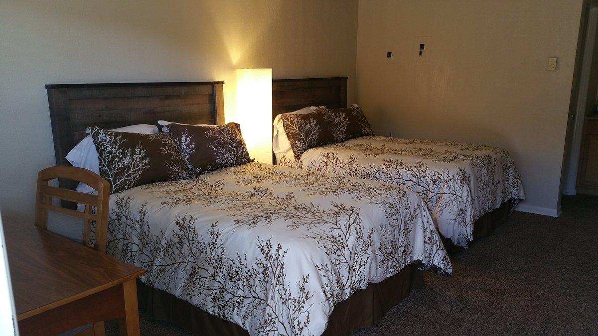 Oakland Motel Parking: Pictures & Reviews - Tripadvisor