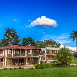 FINCA HOTEL CASANOSTRA www.hotelcasanostra.com