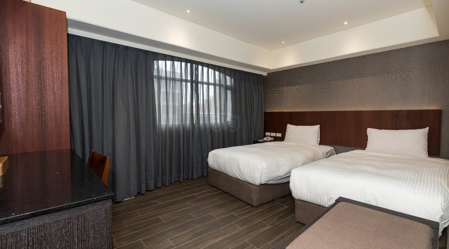 The Twin Room at the KDM Hotel